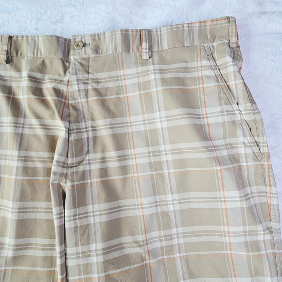Nike Golf Shorts Dry Fit Size 42Tan White Plaid Flat Front Performance - Picture 6 of 14